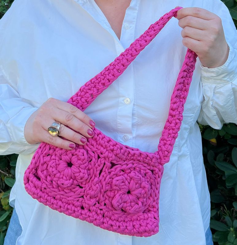 Hekla veske - dyp rosa med blomster